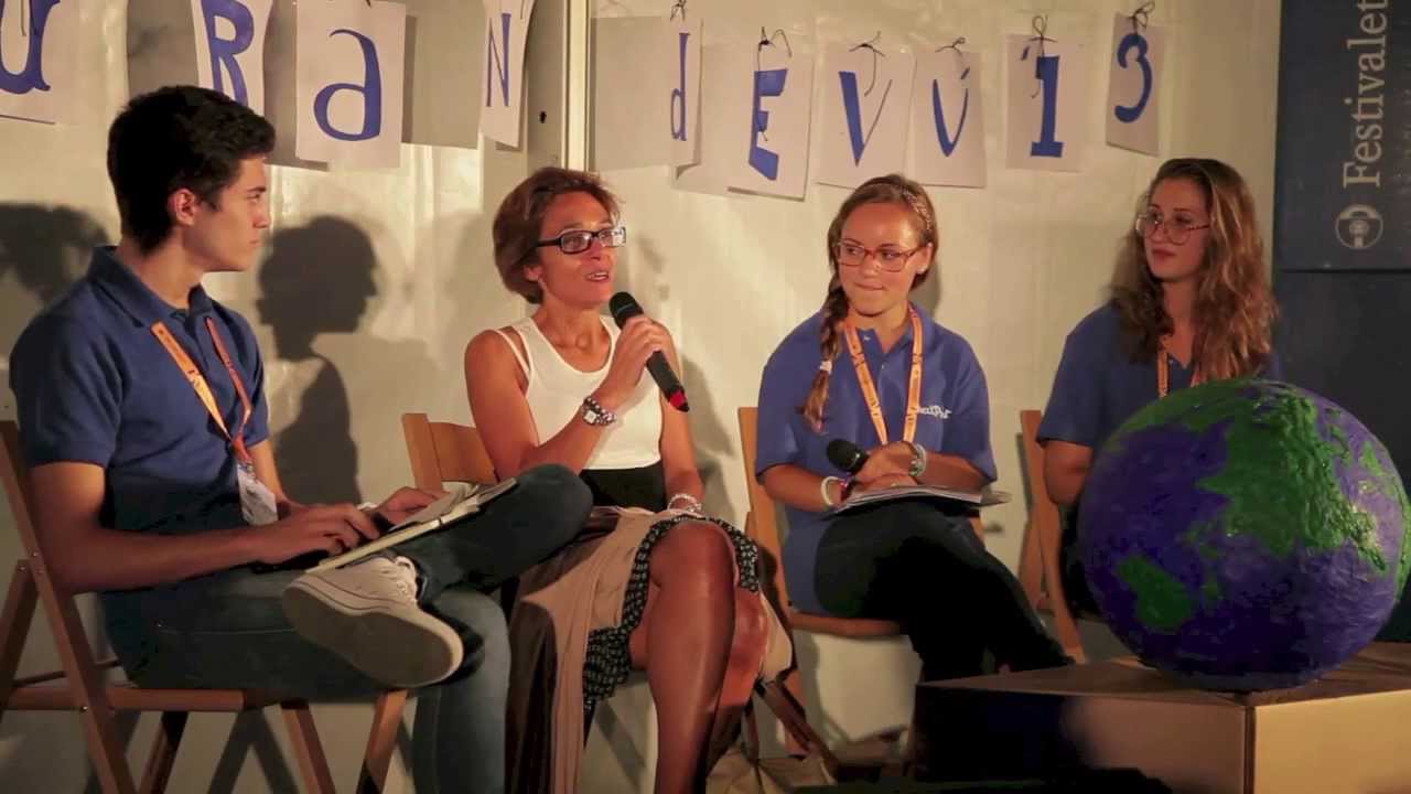 Michela Marzano intervistata a Mantova dai ragazzi di Blurandevù, Festivaletteratura 2013