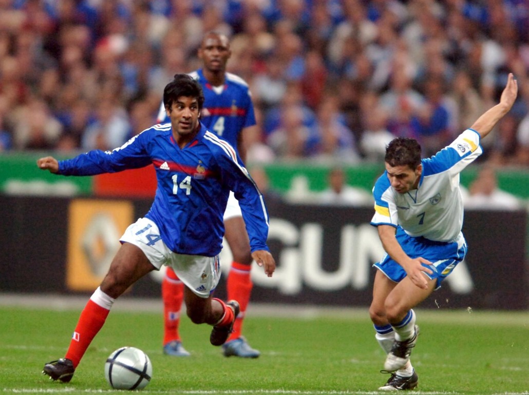 Eliminatoires de la Coupe du monde 2006. France-Chypre. Victoire de la France 4-0. La France se qualifie pour la Coupe du monde en Allemagne  grâce à sa victoire et au match nul 0-0 entre l'Eire et la Suisse.  dhorasoo (vikash)